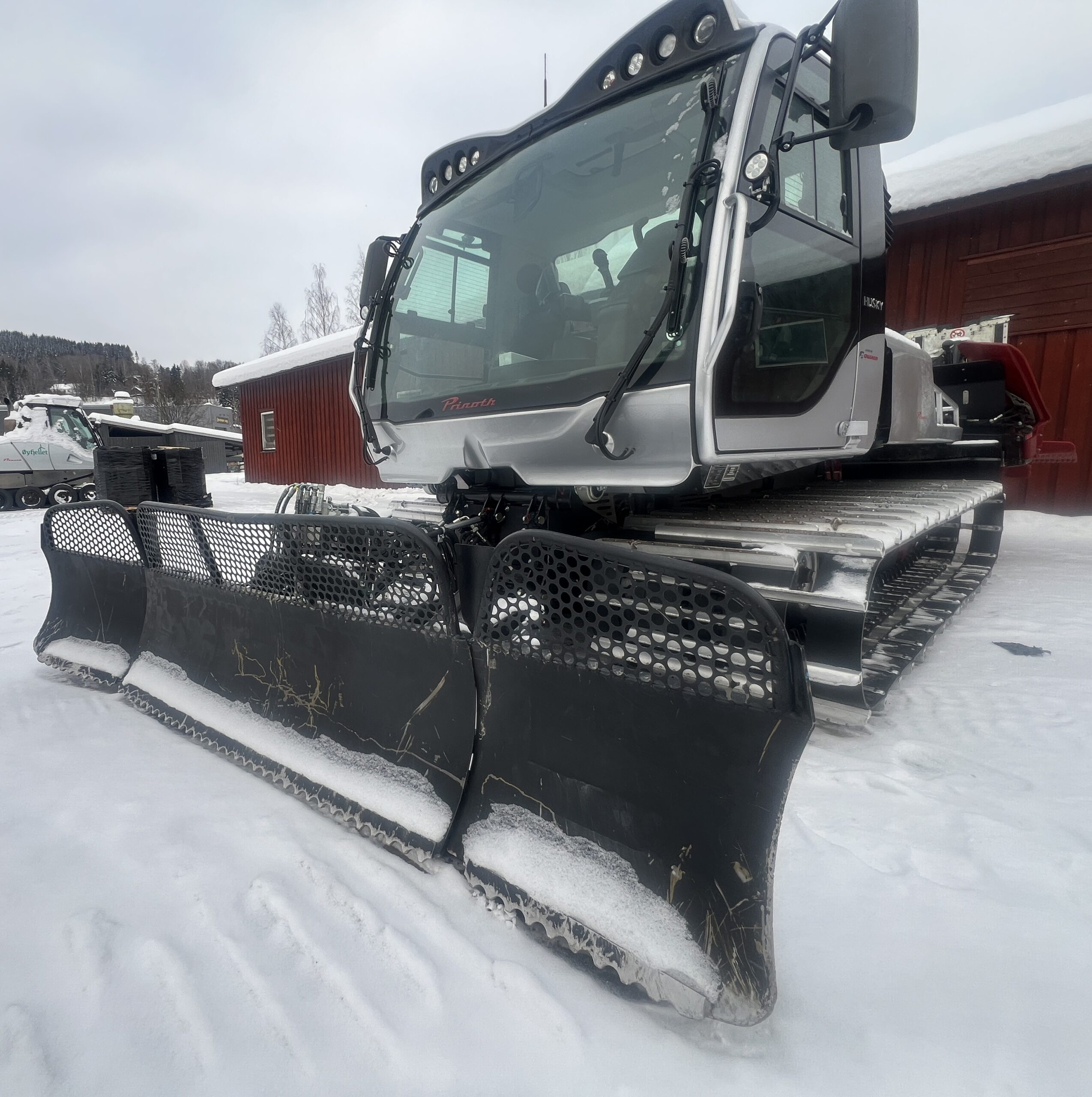 PRINOTH HUSKY 2016